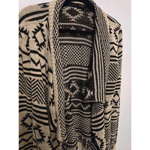 Anthro Blu Pepper Aztec Fringe Open Cardigan Size Large Black White Sweater - Picture 2 of 7